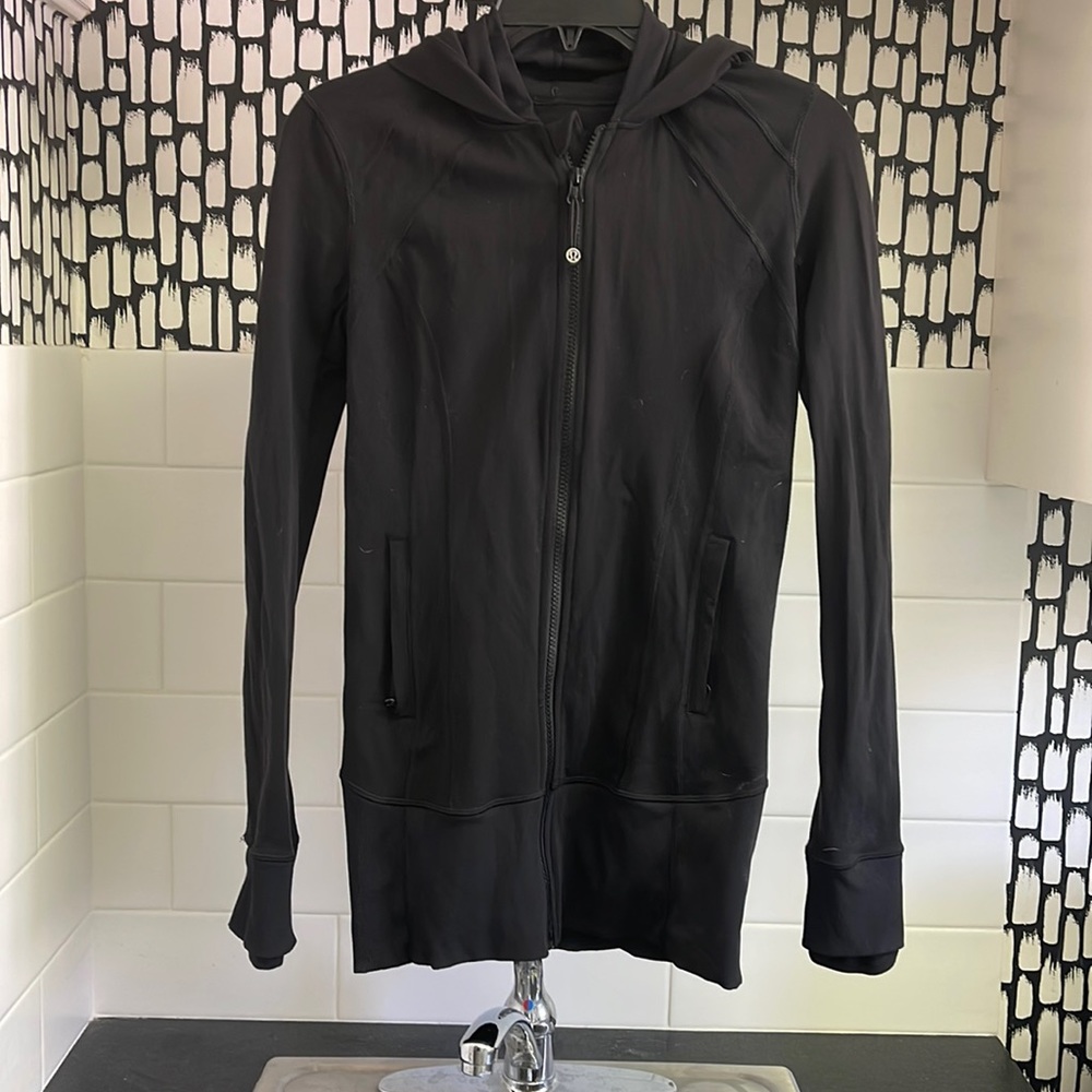Lululemon black zip up hoodie size 6
